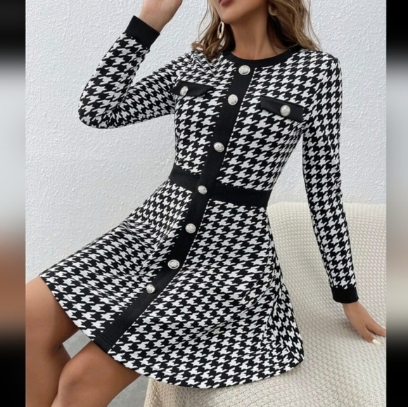 Houndstooth Print Button Front Dress - Picture 3 of 11